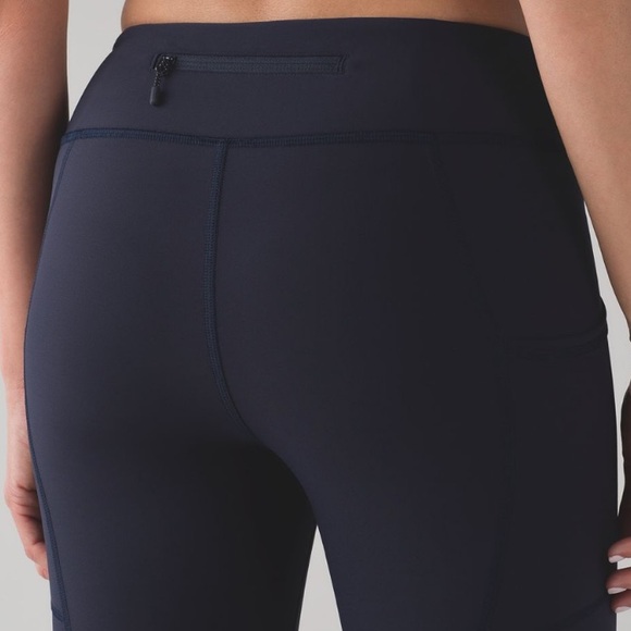 Lululemon Tight Stuff Tight II *25" in Midnight Navy Sz 8 GUC (Pilling) Workout - Picture 7 of 16